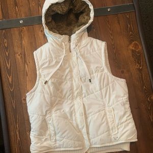 AEO-White puffy vest